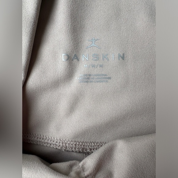 Danskin Tan Taupe Soft Ruched Workout Athletic Bike Shorts Women’s Medium - Picture 2 of 8